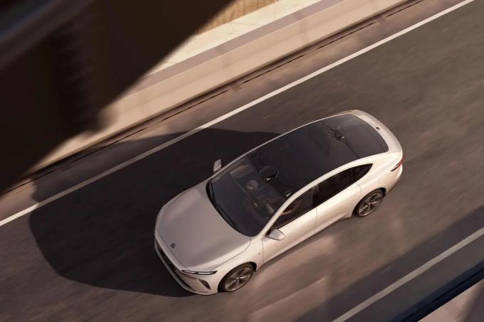 Nio Et7 Four Doors And Five Seats Luxury New Energy Car 1