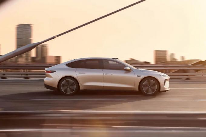 Nio Et7 Four Doors And Five Seats Luxury New Energy Car 2