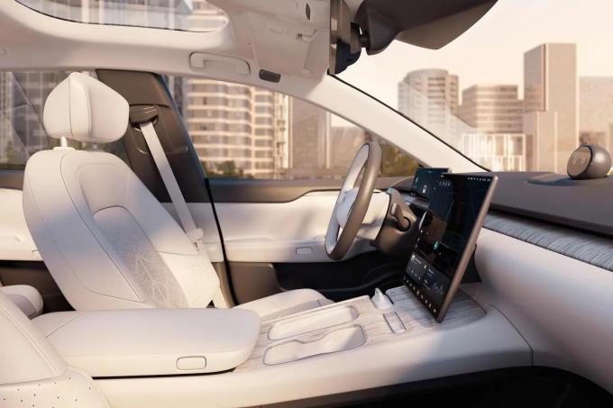 Nio Et7 Four Doors And Five Seats Luxury New Energy Car 4