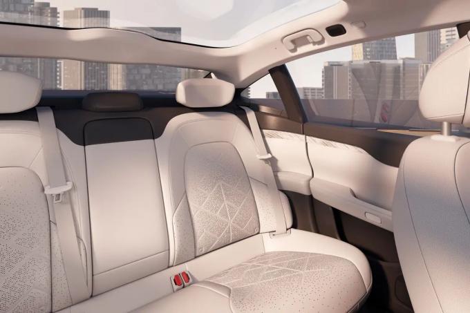 Nio Et7 Four Doors And Five Seats Luxury New Energy Car 5